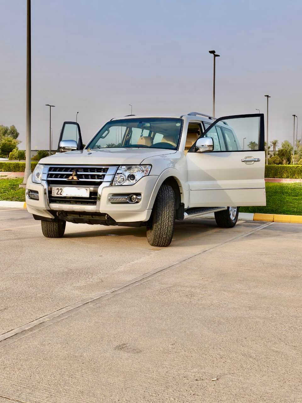 باجيرو ٢٠١٨ لون ابيض صدفي مواصفات فول ،سلايد بصمه كاميره دبل اكسل 4*4  
٣ مقعد ، حساس امامي و خلفي مرايه كهربائيه و بعد هواي مواصفات ، السياره كلين تايتل دعامي للدعامي بشرط مثل سفر ماشيه فقط ٣٢ الف كيلو متر السياره كلش كلش نظيفه مابي دينار واحد مصرف كلشي بشرط السعر ٢٢٨$ و بي مجال 
*********** أربيل, العراق
