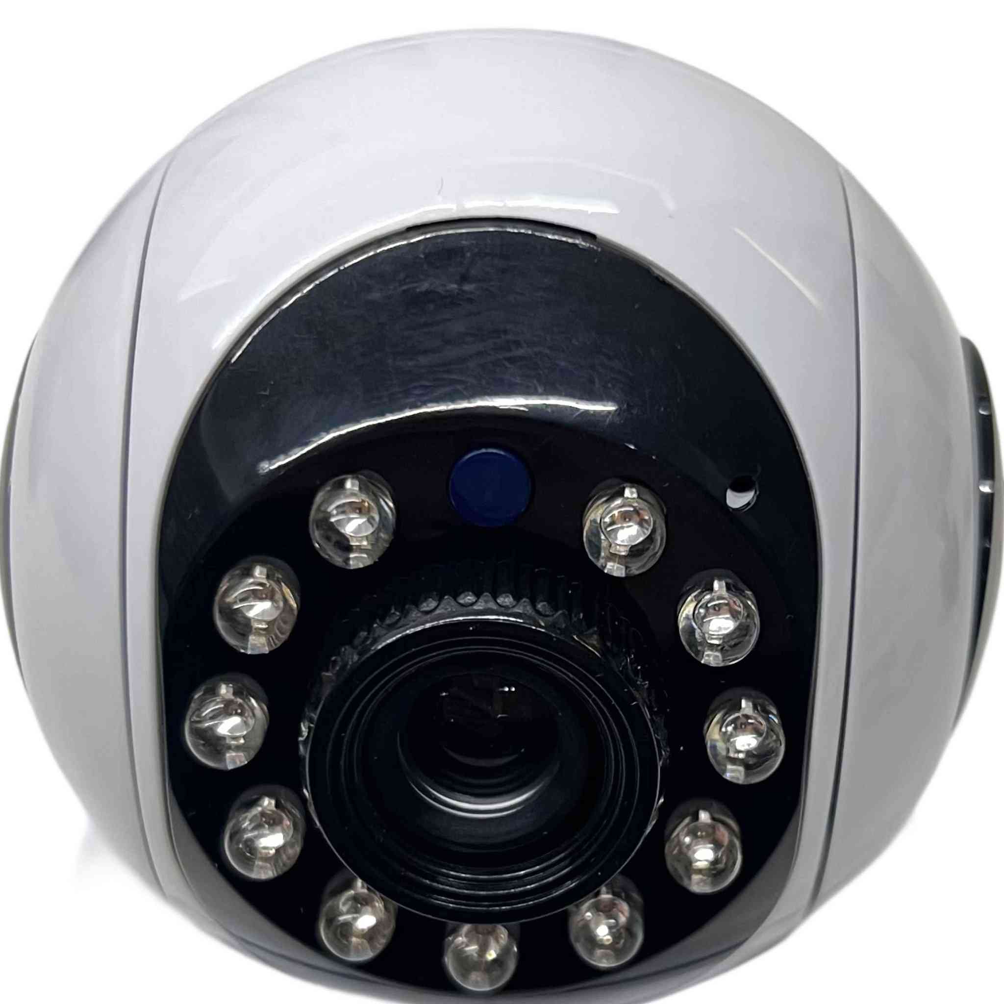 السعر 25 الف 

 رؤية ليلية 

دقة HD مع خاصية التحريك والاتصال اللاسلكي

• حل أمني متكامل وذكي لمراقبة منزلك أو مكتبك مباشرة عبر الهاتف المحمول من أي مكان في العالم.

• تصوير عالي الدقة (HD) يضمن لك رؤية تفاصيل واضحة بفضل مستشعر CMOS المتقدم.

• تغطية شاملة للمكان بفضل محرك داخلي يسمح بتحريك الكاميرا بزاوية 355° أفقياً و120° عمودياً.

• تواصل صوتي باتجاهين تتيح لك سماع ما يدور في المكان والتحدث عبر الكاميرا مباشرة.

• رؤية ليلية متطورة مدعومة بـ 11 صمام IR LED لتوفير رؤية واضحة في الظلام الدامس لمسافة تصل إلى 10 أمتار.

• سهولة التثبيت والاتصال تدعم الاتصال اللاسلكي (Wi-Fi) أو السلكي (Ethernet) مع ميزة إعداد WPS السريع.

المواصفات:
• جودة الفيديو: تدعم دقة 1080p / 640360 / 320240.
• المستشعر: 1/4 CMOS Sensor.
• زوايا الحركة: 355° درجة أفقياً و 120° درجة عمودياً.
• الرؤية الليلية: نظام IR-cut مع 11 وحدة IR LED بمدى 10 أمتار.
• الاتصال: يدعم Wi-Fi (IEEE 802.11b/g/n) ومنفذ إيثرنت RJ-45.
• التخزين: تدعم بطاقات الذاكرة من نوع Micro SD (TF Card).
• الطاقة: مزود طاقة خارجي DC 5V/2A.
• استهلاك الطاقة: 5 واط (كحد أقصى).
• بيئة العمل: تتحمل درجات حرارة من 0° إلى 55° درجة مئوية.

محتويات العلبة:
• كاميرا المراقبة الذكية (Intelligent Camera).
• قاعدة تثبيت (تسمح بالتركيب على المنضدة، الجدار، أو السقف).
• دليل الاستخدام السريع. بغداد, العراق


**إذا كنت صاحب هذا الإعلان وتريد حذفه لأي سبب، رجاءا أرسل رسالة إلى الدعم الفني**