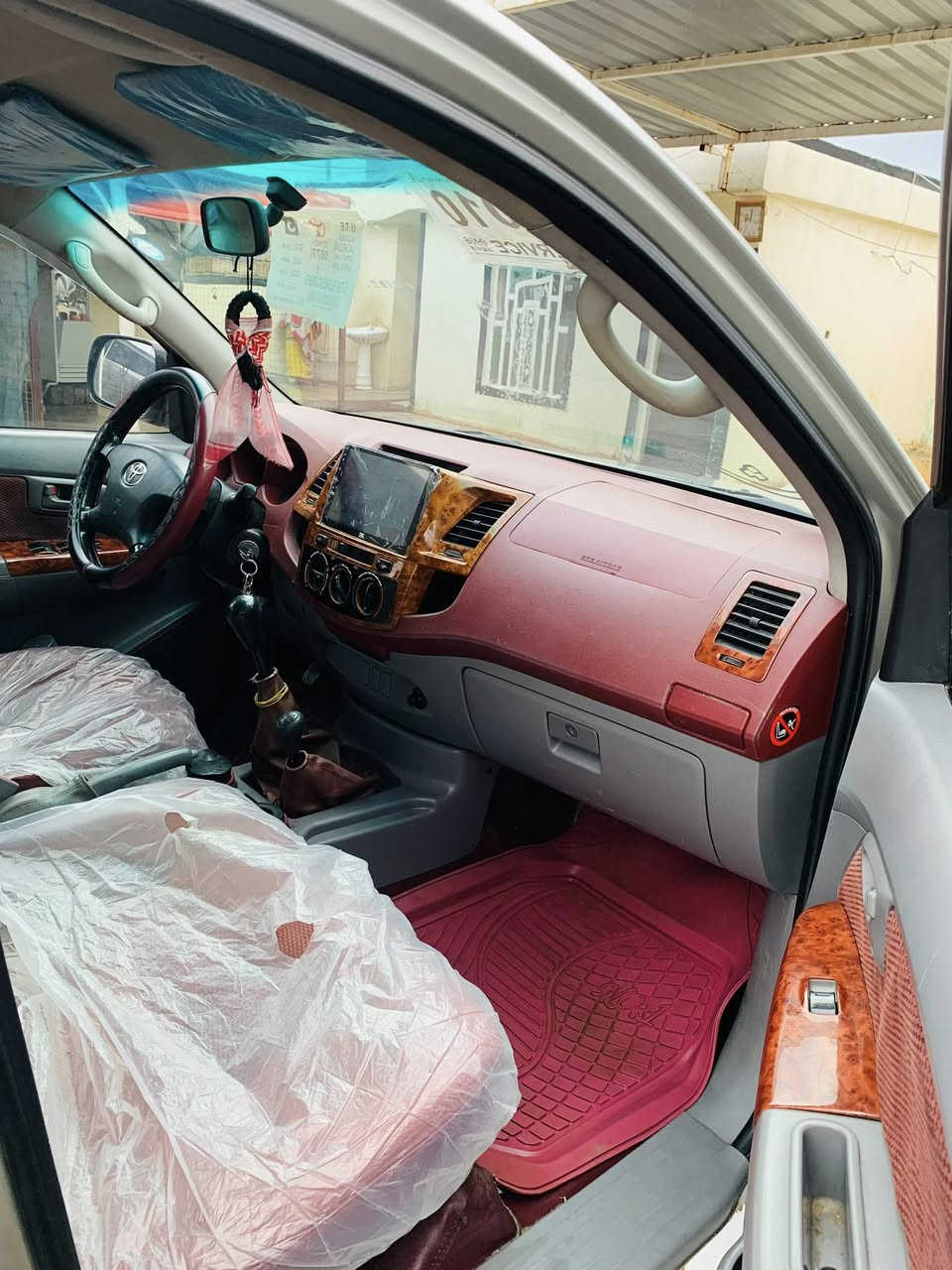 السلام عليكم 
بيكم عذاري فور ويل موديل 2006 للبيع سعودي 
رقم سليمانيه الشرعي موجود يمي سنويه مانافذه 
كلين مكفول من الصبغ شاصي 19 
محرك كير اكسن شاصي كلها شرط 
تبريد تدفئه شغال كهربائيات كلها شغاله 
تواير صدر كلها جدد 
السعر ( 140 ) وبيها مجال 
مكان السياره / صلاح الدين الشرقاط 
للاستفسار اتصل وتدلل / ***********
