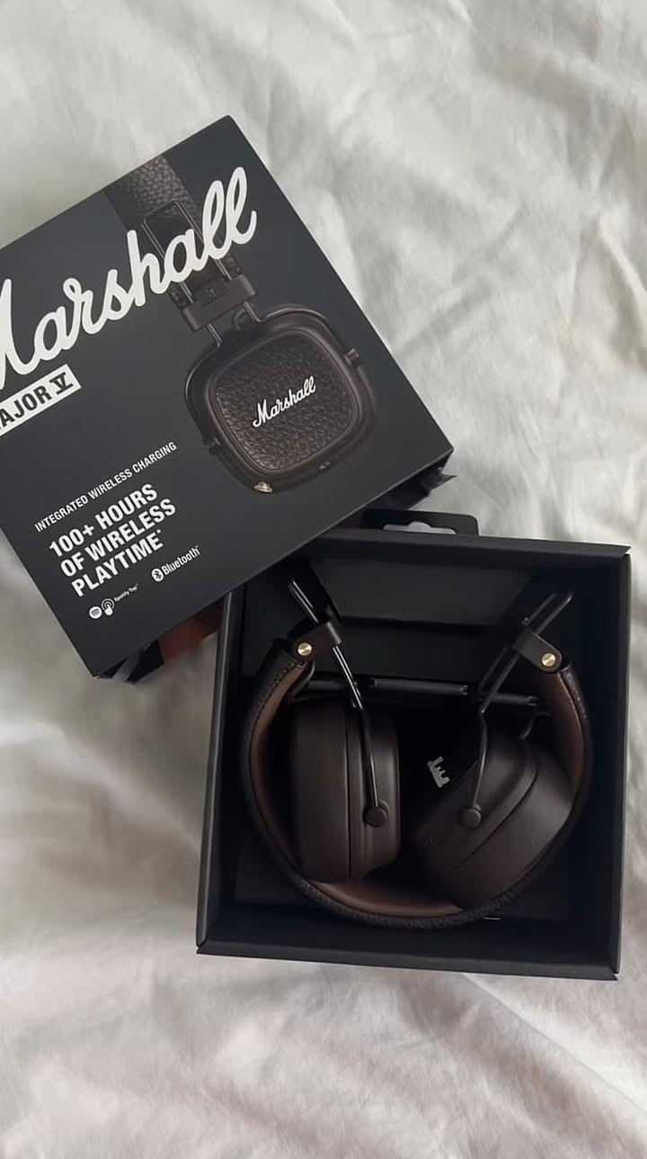 هيتفون مارشال كبس اللبيع
Marshalla headphones 
سعرها ٦٠,٠٠٠ الف
توصيل موجود الجميع مناطق العراق


**إذا كنت صاحب هذا الإعلان وتريد حذفه لأي سبب، رجاءا أرسل رسالة إلى الدعم الفني**