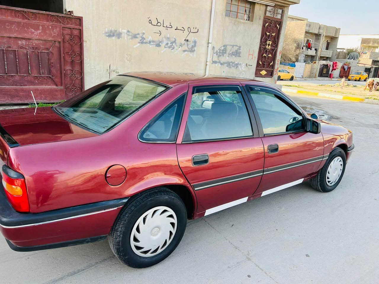 السلام عليكم اوبل فكترا موديل 1992 حجم 16 قايش عريض محرك كير شرط تايرات جدد حداديه  شرط التحويل او وكاله السعر 38وبي مجال بسیط الشراي يتصل مكاني كركوك حي الخظراء *********** كركوك, العراق
