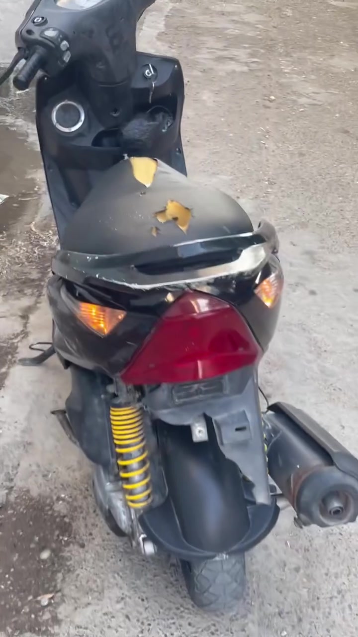 300 وبيها مجال دراجه مجفته صارلها شهر نوزل 
نواقصها سكليتر قبغ هندر كفر وجوزه كهربائياتها شغاله كلها


**إذا كنت صاحب هذا الإعلان وتريد حذفه لأي سبب، رجاءا أرسل رسالة إلى الدعم الفني**