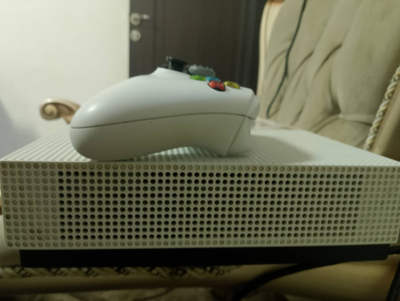 السلام عليكم جهاز اكس بوكس 1sلوك استيكر اس مع دركسون V9فرتين ونص مع يدات اثنين يده مال سيريس نظيفة ويدة الاخ مال اكس بوكس 1 هم نظيفه مع حساب بي العاب مملوكه واشتراك جيم باص اربع شهور. السعر 290وبي مجال


**إذا كنت صاحب هذا الإعلان وتريد حذفه لأي سبب، رجاءا أرسل رسالة إلى الدعم الفني**