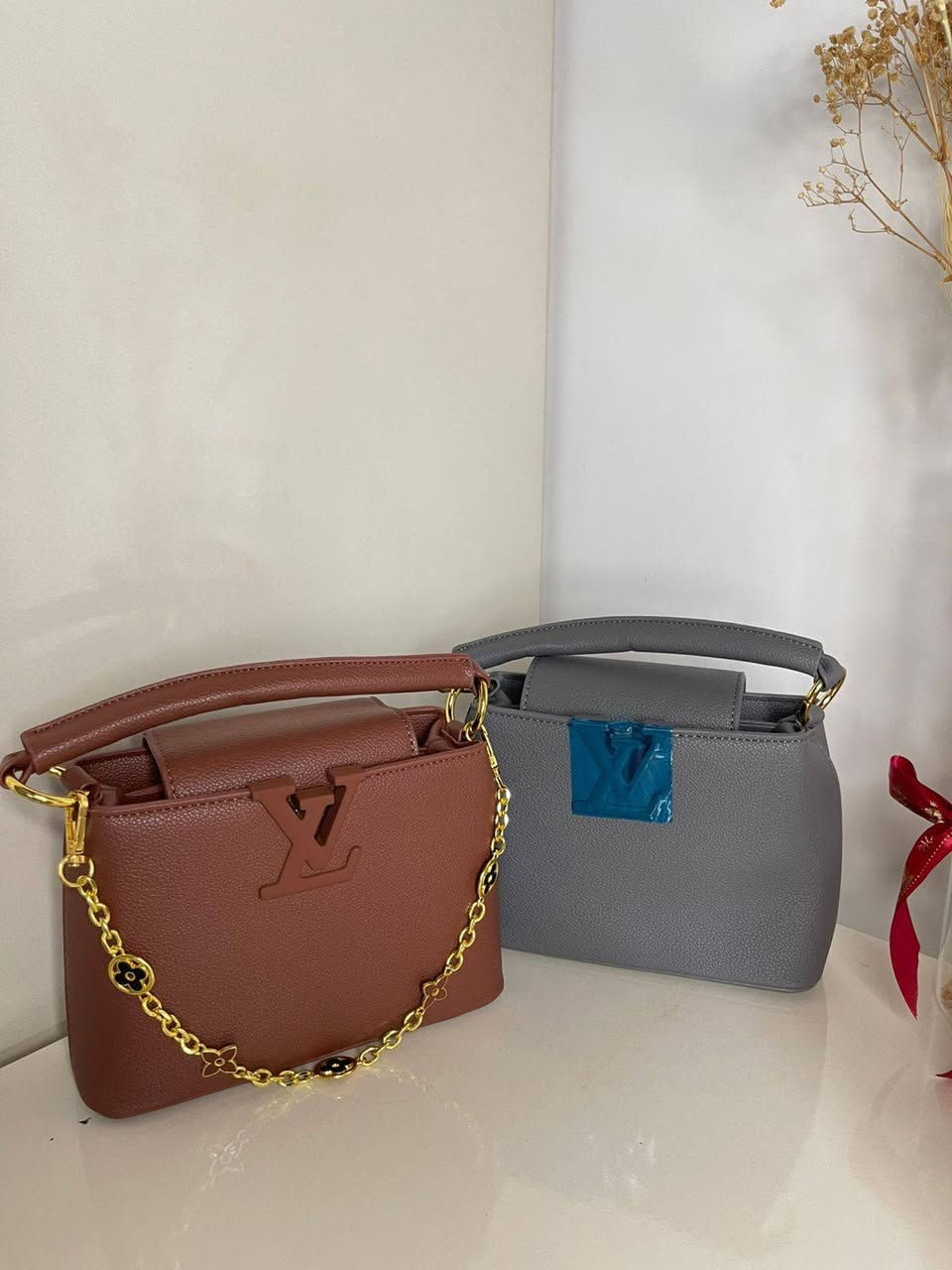 حقائب ماركة بوكس + سير جانبي + مدالية
السعر في الصورة للطلب فقط واتساب *********** فقط توصيل كافة أنحاء العراق
☘️☘️☘️
