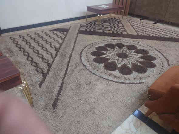 السلام عليكم زوليه للبيع القياس 3 في 4 نظيفه جدا واكو وحدهه تشبهها اثنين في ثلاثه العنوان حي جهاد قرب جامع محمد رسول الله للاستفسار *********** السعر الاثنين 150
