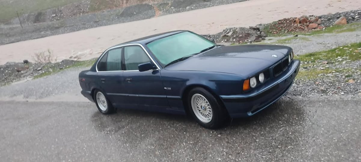 بیم مۆ دیل 92ئاڕم پلاستیک بۆ ڤرۆشتن 
520گیرو مە کینە بە شە رت 
بە س ڤرۆشتن گۆڕینە وە نا کەم 
جوابی کۆمیت نادە مە وە لە گە ڵ ڕیز دا 
مشتە ری چات بکە یان تیل  بچوکیت ئە کەم  شونم نزیک ڕانیە هەموو گیانی بەشەرت ***********
