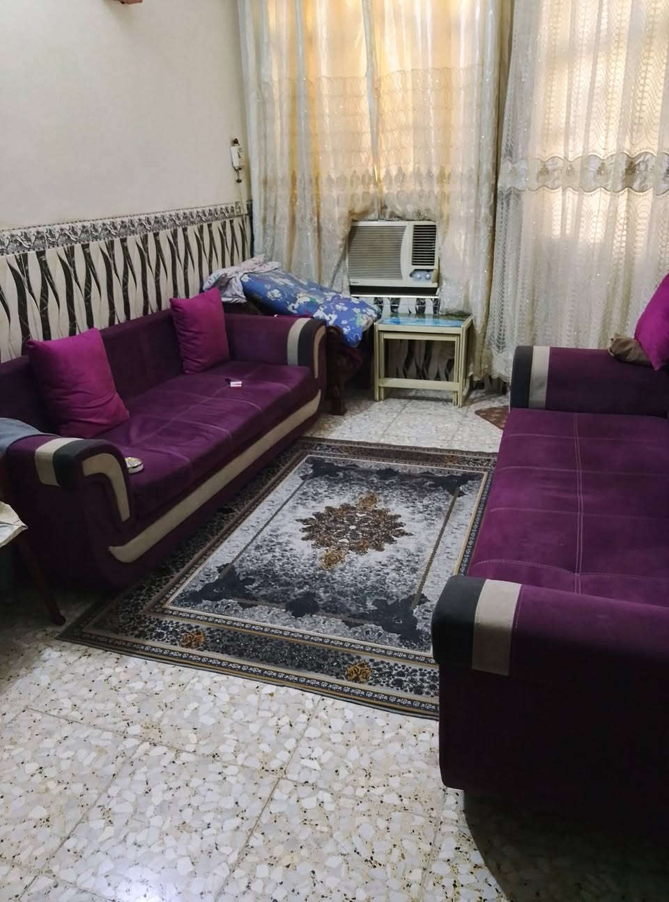 بيت ١١٥ متر بناء طابوق كامل خدمات ماء كهرباء مجاري تبليط قرب جسر ديالى القدي@م جهة الزعفرانية سدة الجنابيين ثالث فرع عن الجسر .. زراعي ملك صرف وليس عقد والسند يتبع وزارة العدل وليس وزارة الزراعة ..يتكون الارضي  غرفة نوم وهول واستقبال وكراج سياره وغرفتين نوم الطابق الثاني.. السعر  ٩٥ مليون هاتف ***********
