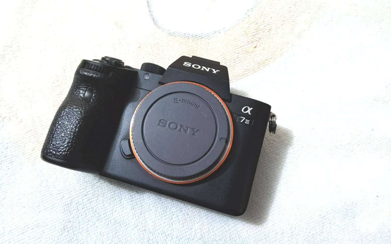 كامره سوني A7 ماركه 3
ملحقات

عدسه 85

حزام كتف

رام 32

جنطه مقسمه

شاحنه تايب سي

توصاله شحن

***********
