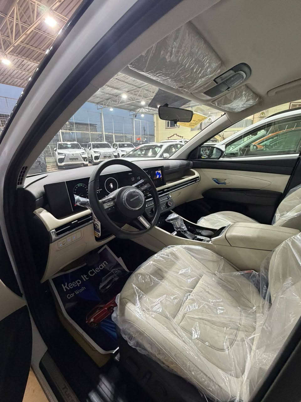 ٠– Hyundai Tucson 2025 | توكلر | فول مواصفات 🔥
📍 بغداد حي الاعلام 

🚗 سيارة بعدها بحالة الشركة حرفيًا

📘 كتلوكاتها + دفاترها كاملة وزيرو

📏 المشي: 12 الف  كم فقط

⸻

🌟 المواصفات (فل كامل):

✔️ كشنات كهرباء 2

✔️ حساسات اماميه خلفيه 

✔️ نظام مانع التصادم

✔️ مثبت سرعة ذكي

✔️ تشغيل بصمة

✔️ تشغيل عن بُعد

✔️ شاشة وسطية كبيرة

✔️ شاشة عدادات رقمية

✔️ جنطة كهرباء

✔️ بردات خلفية

✔️ ستيرن متعدد الوظائف

✔️ شحن لاسلكي

✔️ إضاءة LED كاملة

✔️ جنوط ألمنيوم سبورت

✔️ مرايا كهرباء مع طي

✔️ نظام توفير الوقود

✔️ مواصفات هواي غيرها

⸻

🛡️ كفالة عامة من الصبغ ومن كلشي

🔧 ملاحظة 

• بارد خفيف جدًا بحافة الجنطة

• ما يبين إلا بالتركيز ومبين بالصور

⸻

🪪 رقم السيارة: بغداد 

💰 السعر: 234$

🟢 بيها مجال للشراي

📞 للاتصال أو الاستفسار:

***********
