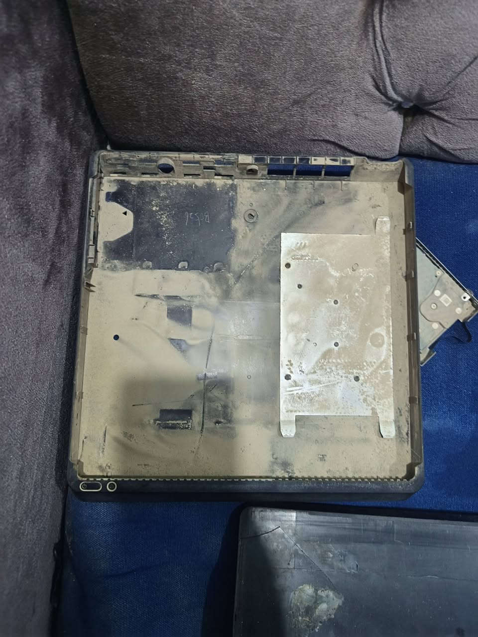 مركز الكترونيات الدكتور
يوفر خدمة تنظيف أجهزة البلي ٤ بالكامل واستبدال عجينة حرارية اصلية

تنظيف + عجينة ب١٥ الف دينار 

تنظيف فقط ١٠ آلاف دينار 

استبدال عجينة فقط ١٠ آلاف دينار 

العنوان : النهروان السبع آلاف الشارع الخدمي مجاور مازن ابو الحاسبات قرب جامع الامام علي 

واتساب فقط : ***********
اتصال فقط : ***********
