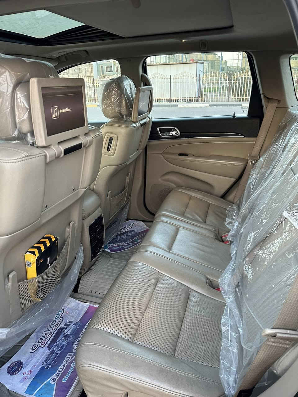 سلام عليكم جيب لمتد بلاص خليجي فول مواصفات موديل ١٩ رقم بغداد السعر ٢٦٥ ورقة هاتف ***********
