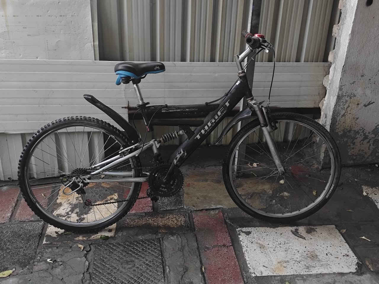 سلام عليكم بايسكل جبلي حجم 26
بي دبل امامي ودبل خلفي 
كير 6 نمر 
بريكات امامي قوي خلفي يخفف فقط
سعر 80 بي مجال حك الجية 
للتواصل ***********
مكاني البياع الرسالة الثانية
