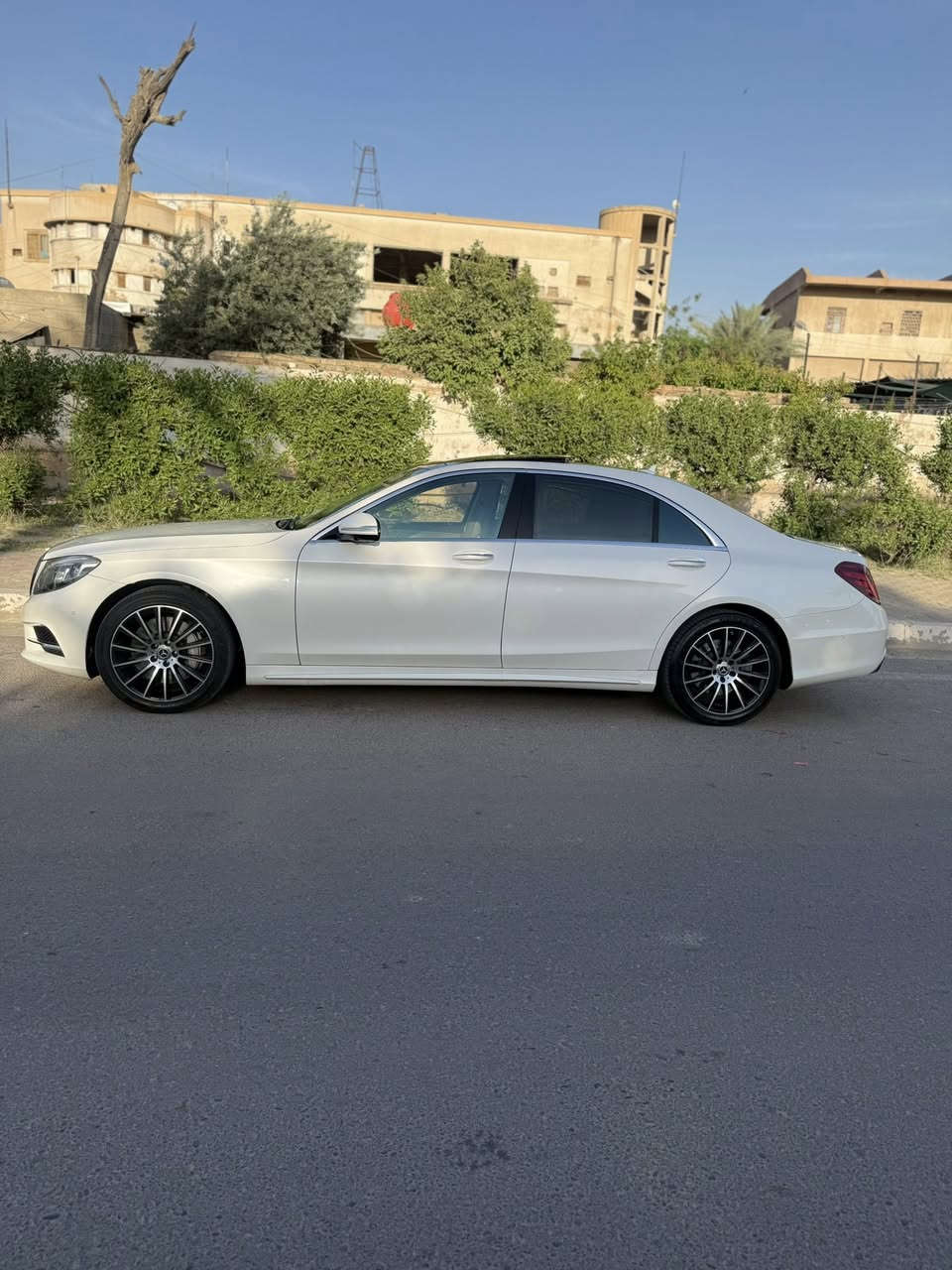 مرسيدس بينز   خليجي
موديل 2014 
S500 
راس الدجاجه 
5 فصوص 

خليجي

ماشيه 117 km

صفر مسج 

المواصفات

5 كامرات
رادار امامي خلفي 
كشنات تبريد تدفئه 
سياقه ذاتيه 
المواصفات كثيره جدا 
ويل كب 19 
مع اضافي ويل وتاير 20 

السعر المطلوب 37500$ 
مكان السياره بغداد . حي الجامعه/ المنصور 
***********
واتس اب فقط  

ملاحظه 
سياره انصبغ بيها باب خلفي وربع جاملغ بدون معجون 
.
