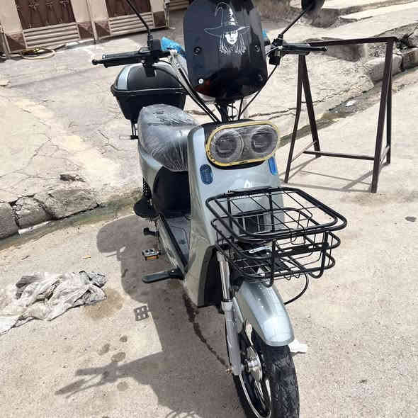 سلام عليكم ماطور وطنيه للبيع ماطور نضيف مثل ماواضح بل صوره ماطور تجي اتجربه قبل لاتاخذه مابي ايمشاكل كلشي بي شغال فول سرعته55اليحب يشتري يتفضل عل واتساب 0751 827 0568
