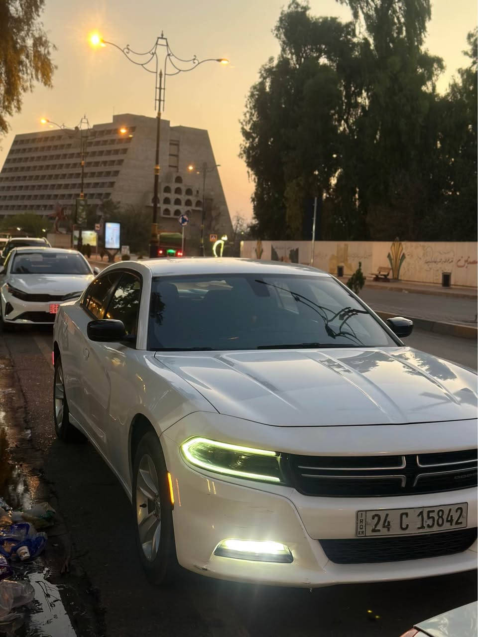 السلام عليكم 
دوج جارجر للبيع موديل 2016 
مواصفات عاديه ماشيه 380mi
السياره داخله كلين وبالعراق صار بيها حادث والسونار مرفق بالمنشور . كير ومكينه بحالة ممتازة عليها تخم تايرات جديد وحداديه السياره ممتازه السياره رقم شمالي وباسم صاحبها 
مكان السياره موصل التواصل مع صاحب السياره 
***********
السعر 175$ وبيها مجال للطيبين موصل, نينوى
