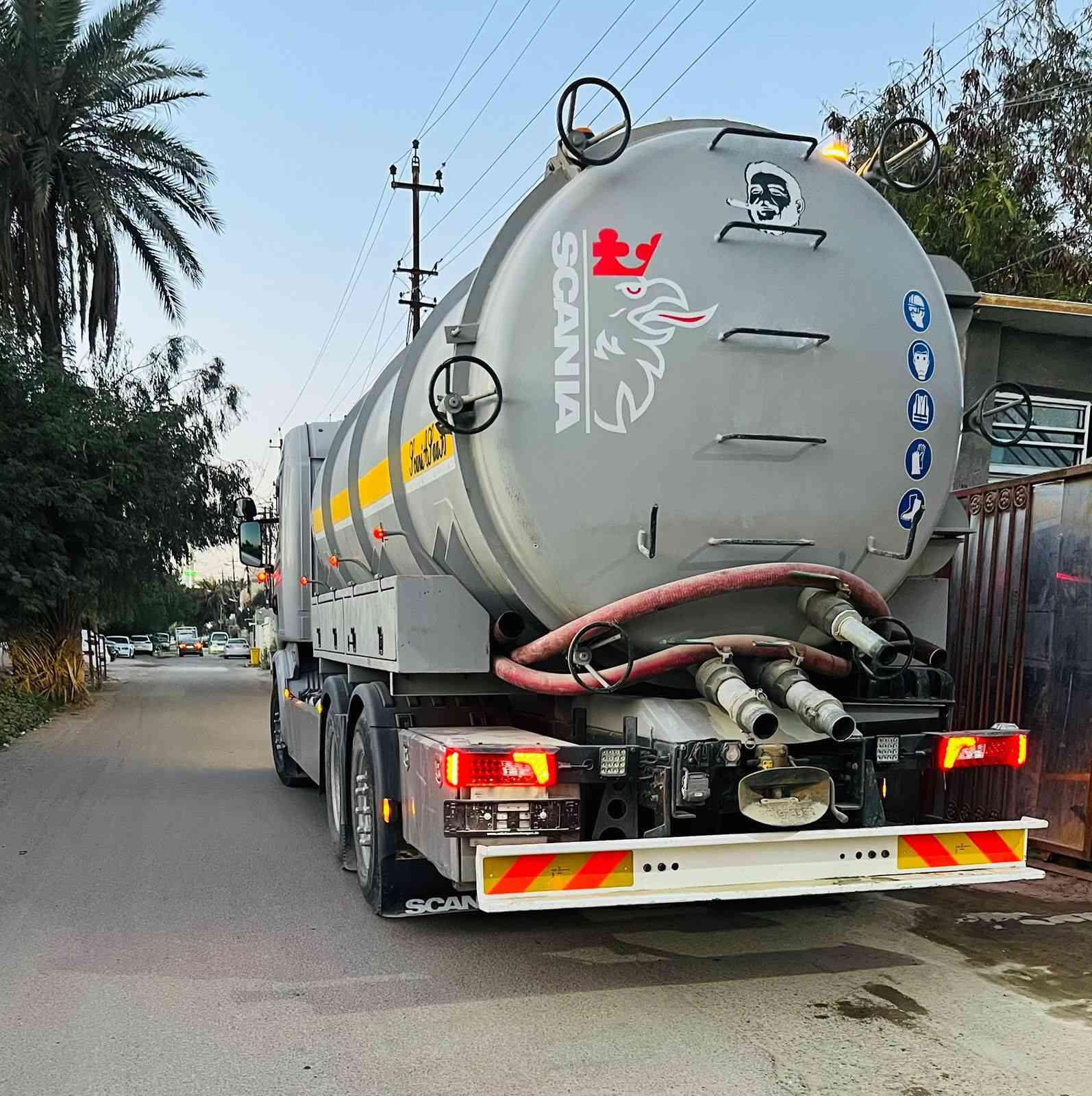 للبيع موديل 2017سعر 525$
سلام عليكم شباب ✋🏻
للبيع تنكر فاكيوم سحب ودفع موديل 2017 فول مواصفات 
ريتايدر ☑️كامره حساس ☑️
ثلاجه ☑️سحال دوار ☑️تخم ويل كروم ☑️شاشه ايبات 
تانكي نهرو حداد بليت 8ملم اب 10ملم قبغ ☑️
ماطور ايطالي حجم 70☑️
سياره وحيده بل عراق لون سمنتي 🥇🥇
*********** واتساب 🤳
*********** واتساب 🤳
