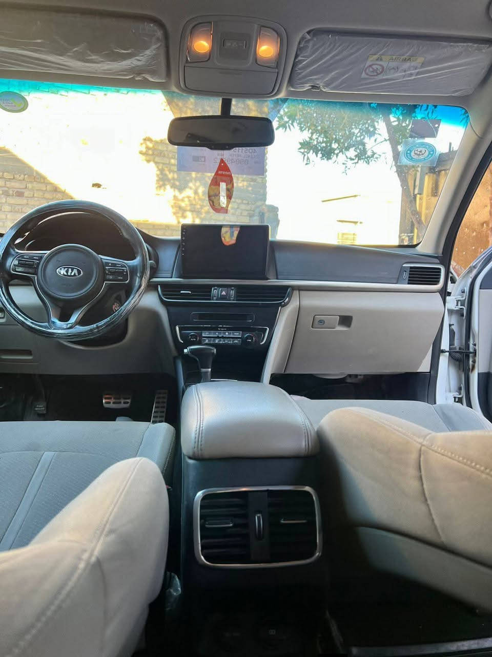 سلام عليكم 
للبيع اوبتيماء خليجي 
مكفوله كفاله عامه 
موديل 2018
محرك 2000 دوش 
لد امامي خلفي 
تبريد قطعتين 
دواخل صاج 
بردات خلفي بلادي 
حساس امامي خلفي 
ويل كب 18 كروم 
رقم بغداد بسمي 
سنويه لل 28 
السعر138
***********واتساب او اتصل 
مكلف بل نشر
