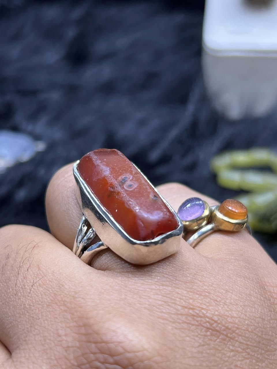 خاتم كصبه يماني عباسيه
فضة925

الشراي***********

المكان بغداد حي اور 

توصيل ماعندي
