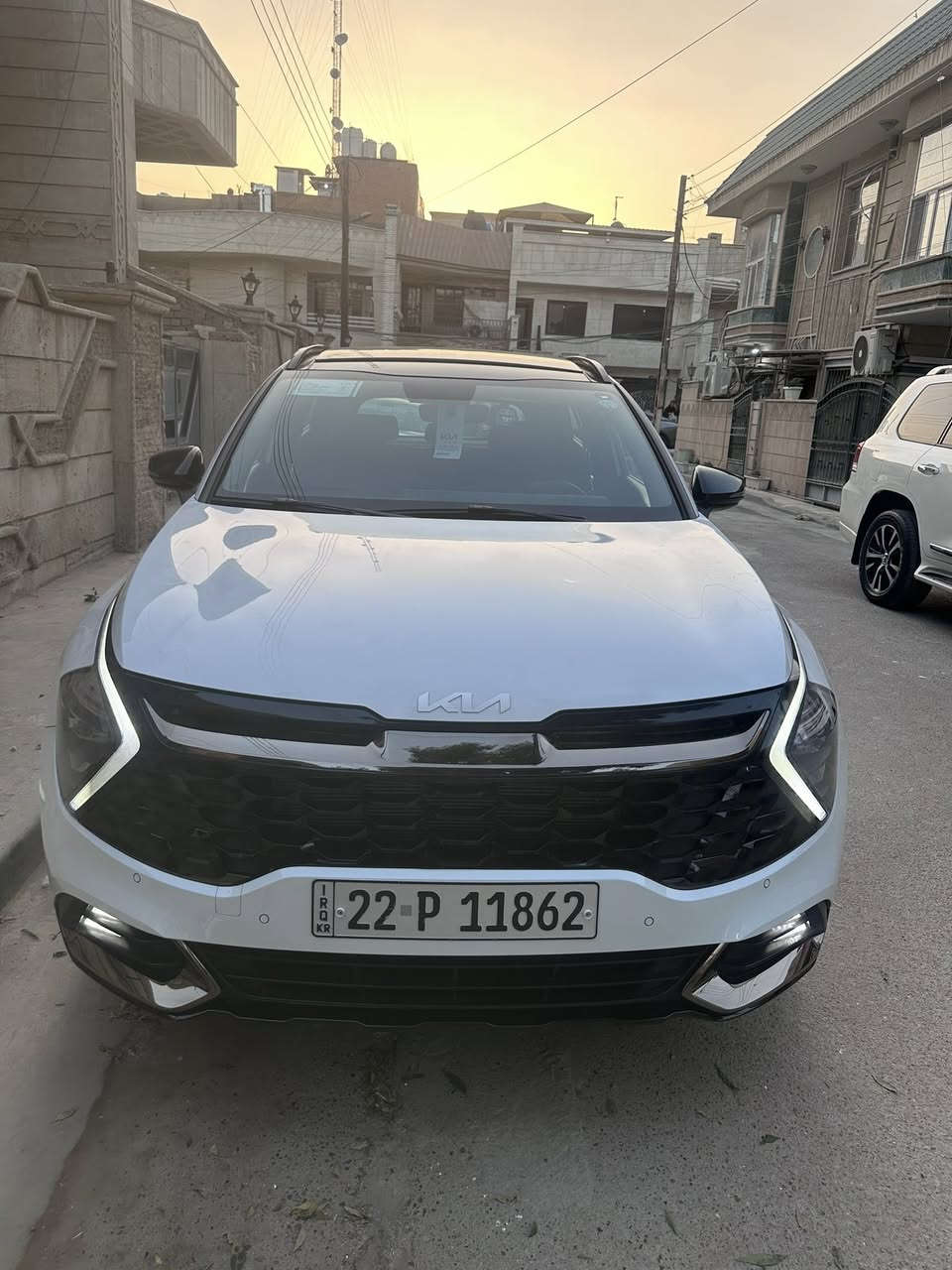 السلام عليكم 
كيا سبورتج موديل 2024 خليجي فئة السيارة بلاك ادشن أم الضمان ضمان شركة نم خمس سنوات او 100 الف كيلو رقم اربيل الجديد محرك 2000 دوش والسيارة مكفولة كفالة عامة والسيارة ماشية 13 على وضعية الشركة 
مواصفات السيارة:
فول واحد على واحد 
بصمة ،كراسي كهرباء،شاحن واير ليس،سايد بريك بصمة،شفتات ستيرن،ثلاث تحكمات أنظمة قيادة ،دشبول ايباد ،جنطه كهرباء ،قطعتين تبريد ،كشنات جلد،تدفئة بالستيرن والكشنات،فتحة سقف بنوراما ،حساس خلفي امامي،رادار جانبي ،نقطة عمياء،لد امامي لد خلفي 
وبعد بيها مواصفات اكثر .
والمكان السيدية 
والسعر 🔥🔥
وهذا رقمي ***********
