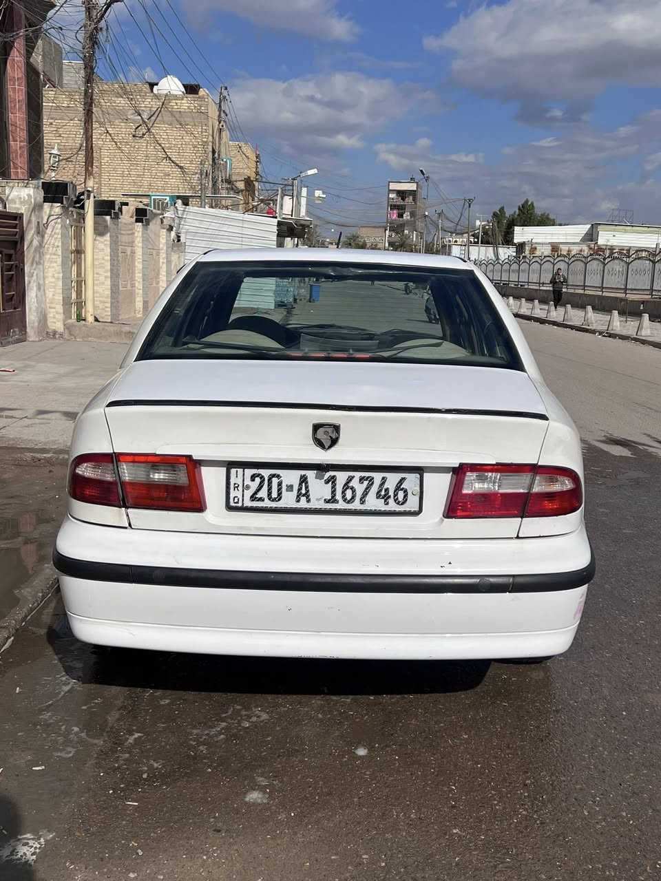 سمند  للبيع لون ابيض رقم دولي گير ومحرك فرنسي  المرغوب صدر قبل 7 ايام مبدل  تايرات نص عمر سعر 30$  للاستفسار اكثر اتصل ***********  مكان السيارة بغداد الغزالية
