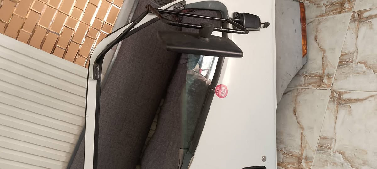 زوج ابواب كنتر بزون 
يسره بلادي يسره بلادي 
جديدات جداً كاملات بدون نقص 
سعر الباب الواحد ٣ ورقات
مكاني بغداد 
الرقم ***********

