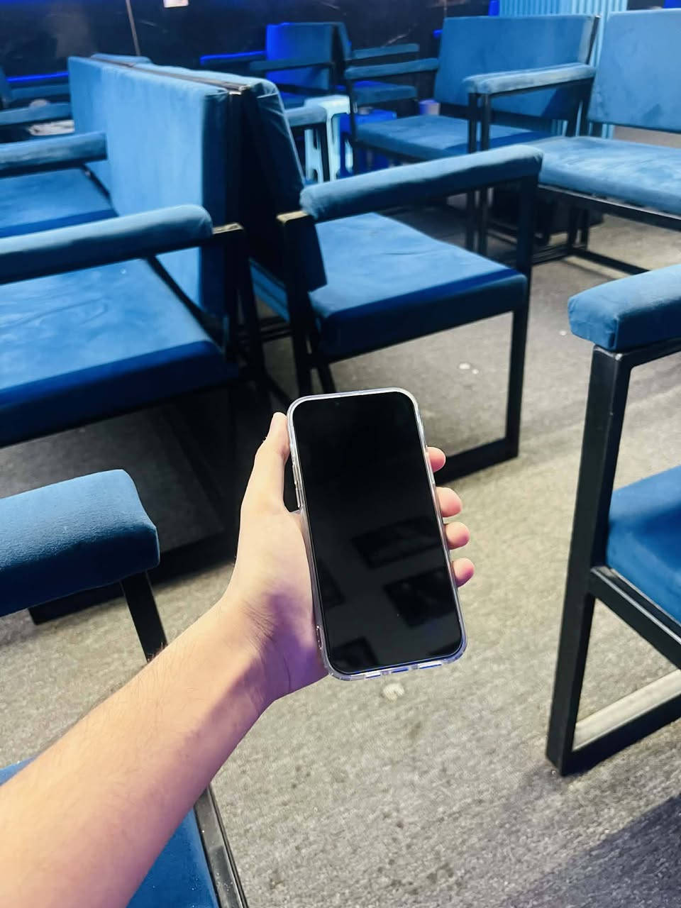 بدل شاشه متوسطه باقي كفاله بطاريه 100 مرفوعه نسبه ذاكره 256 بصمه وجه شغاله السعر ب 500 شراي اتصل على صاحب الرقم***********
