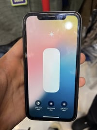 ذاكرة ٦٤ • بطارية ٧٧ • بصمة واكف