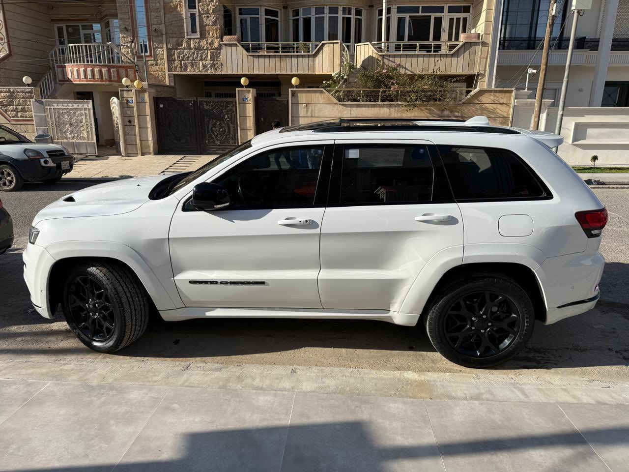 السلام عليكم
جيب كراند شيروكي فئه s شركه هارلم خليجي
موديل 2022 سياره كلش نظيفه فول مواصفات رادار امامي ماشيه 62 مايل السعر 365$ عنوان اربيل  
***********
