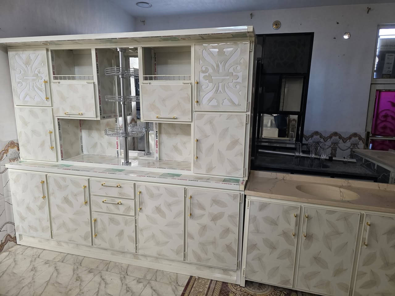 كاونترات .. موجودات حالياً  بتاريخ 
١٨  /  ٣  الاربعاء ..
جديد غير مستعمل قياسات متوفره 
العنوان بداية فرع ابو الماش الجهه اليسار مقابل افران ومعجنات الحوراء ومقابل صيدلية عبدالرحمن ..
متواجد العشاء  لحد ١١  ..
***********
*********** وات ساب
