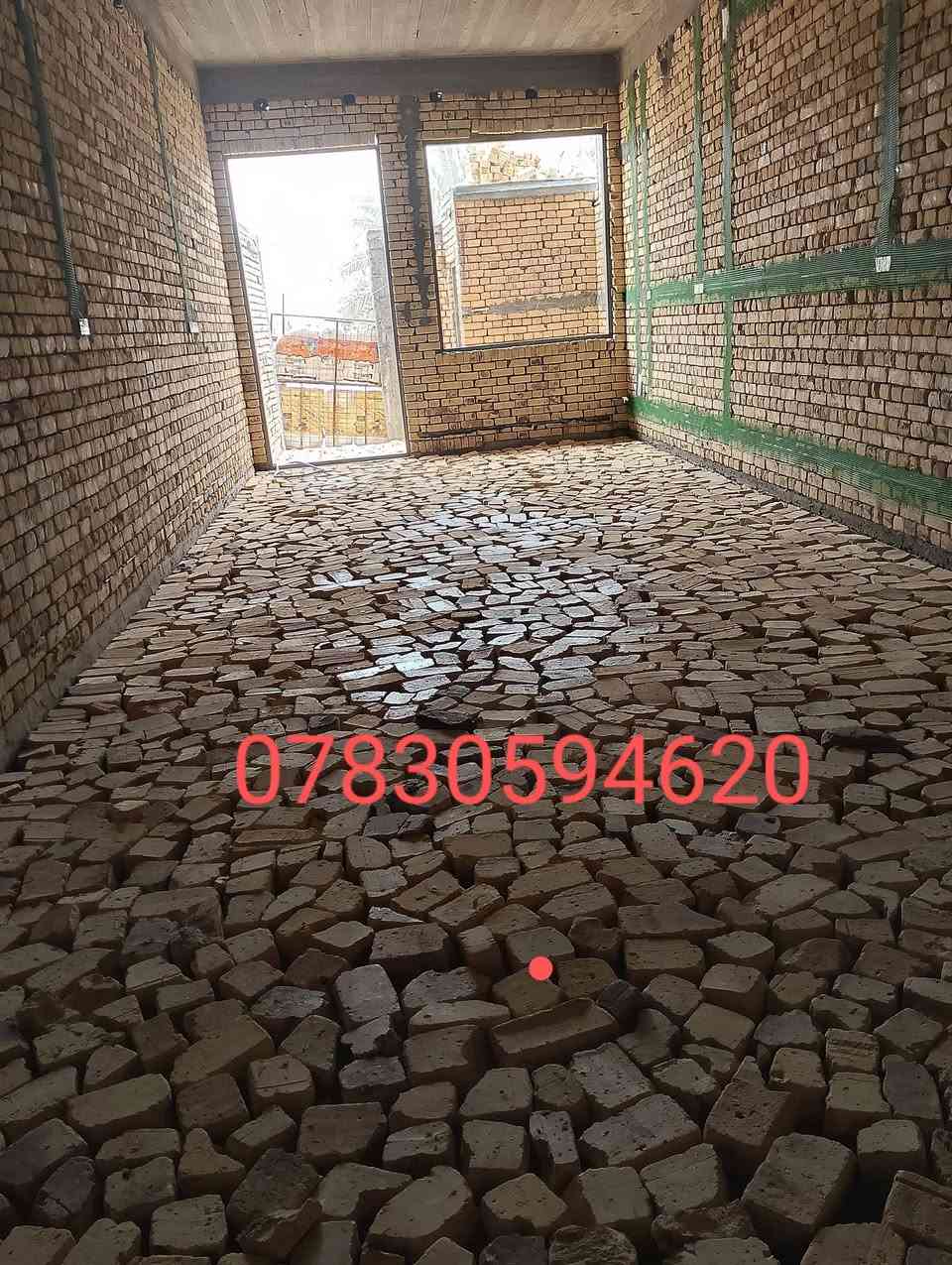 يوجد كادر لحدل والتربيع وقلع التراب وصب الارضيه وتزفيت وتسليط الأسطح ***********
