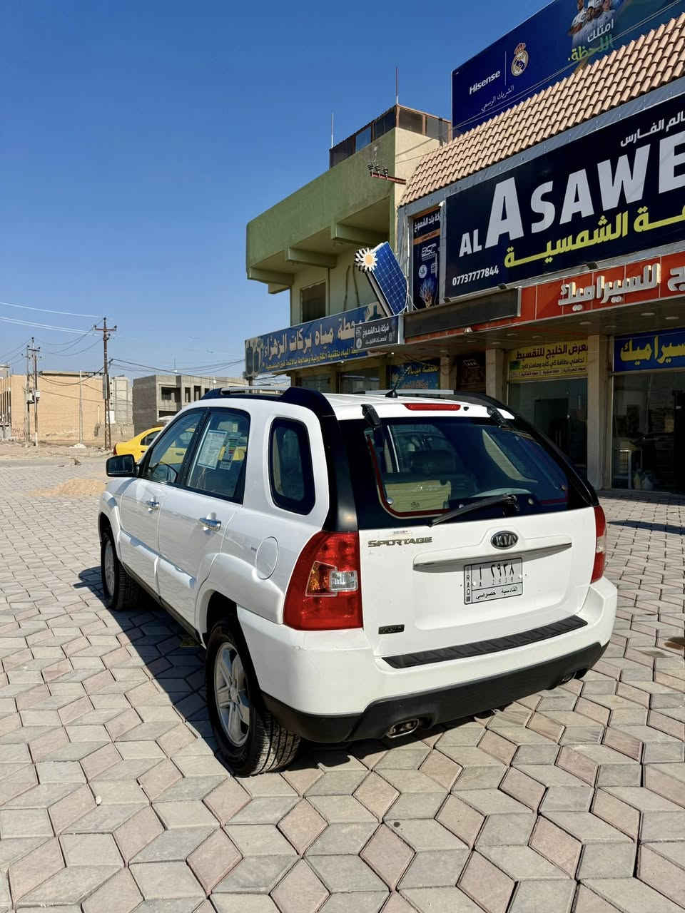 السلام عليكم 
سبورتج موديل 2009 كفاله عامه عده بارد اربع اصابع هيه رصعه ومسحوبه بارد السياره جديده بمعنه الكلمه وجاهزه من كلشي كير مكينه حداديه تخم تاير تبريد كلشي شغال 
وسونارها موجود بالمنشور 
السياره وارد خليجي 
رقم قادسيه تحويل ثاني يوم 
السعر 135 وبيها مجال 
رقم الهاتف ***********

