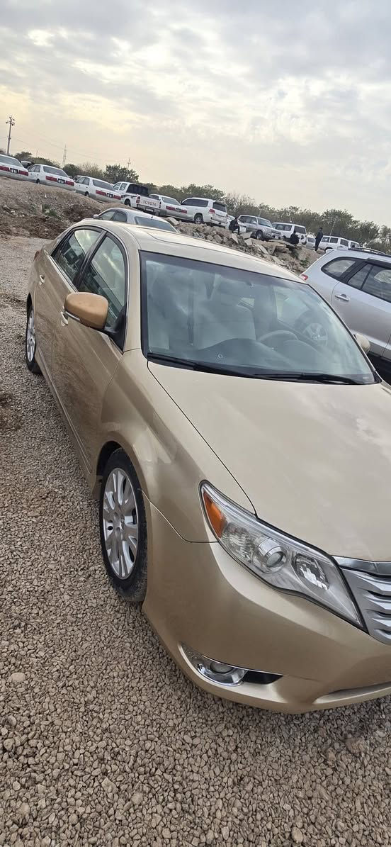 ئه ڤه لون موديل 2012فول فول ليمى تيد 
ه شه رتى هه موو شتيك كوديشى بو كراوه گيرو مه كينه و دارو به رد به شه رت مشته ريت تيل بكه سعرى 96معامه ليه كى  براييانه *********** واتساب مشته ريت تيل بكه
