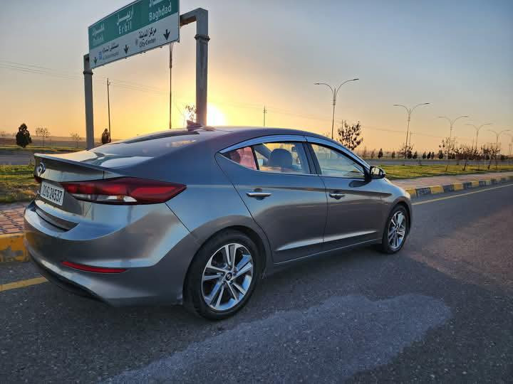 اقرا قبل لتخابر /افانتي 2016فول مواصفات عدة السقف بيها شبر جاملغ يمين وبوند شبر  ومصلح كامل 5رصعات فول عدة التنتة وبيها نص دوسة محرك جي داي شرط بانزين عادي بدون دوانز سنوية 2030 هزة بعدها ماصاقطة السعر 130$
للاتصال ***********
