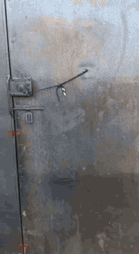 بيت مساحته 170 متر حواسم قريب علئ شارع العام بناء جديد السكف سندويج غر...