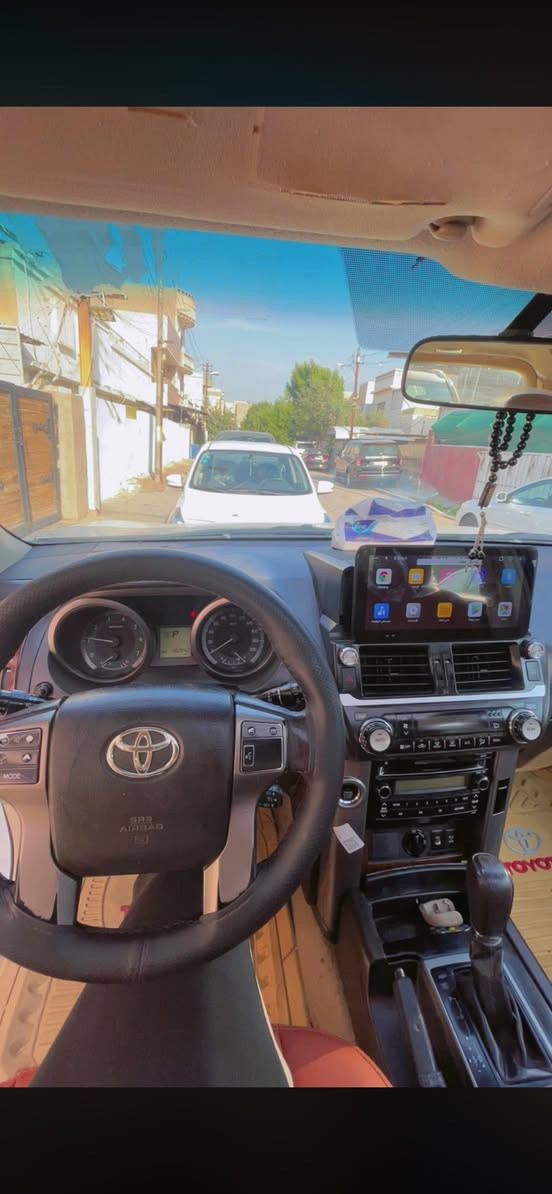 السلام عليكم للبيع برادو موديل 2012 TX.Lكويتيه  رقم بغداد انكليزي  تحويل مباشر مكفوله 
المواصفات :
 محرك 6 سلندر 
سياره فتحه 
سياره دبل تانكي 
تبريد 3 قطع 
كامره خلفيه 

ثلاجه سبعه راكب 
مري شفط 
فور ويل 
اشاير بل مري 
تخم تاير جديد
رقم 
***********
