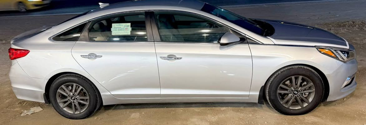 سوناتا 2016 رقم دولي بصره سنويه وهزه جديده وارد امريكي حادثها بسيط جداً بارد بالبنيد بدون اي ضرر داخلي. وبالعراق بيها  صبغ  الجاملغ الامامي  تجميل وبيه صبغ بالهلال الخلفي والباقي كفاله من الفتح والتبديل سياره جديده  موصفات نص فول محرك ٢٤٠٠ كير حداديه تبريد محرك كلشي جاهز وجديد مكان السياره ذي قار.  السعر 130
*********** ناصرية, ذي قار
