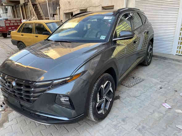 للبيع توسان وارد أمريكي دخول جديد 
هايبرد موديل 2024
ماشيا 17الف حادث موضح بالصور 
بدون صبغ مبدل بابين وجاملغ تفصيخ نفس اللون وبيها قبغ جنطه مصبوغ من امريكا 
فول مواصفات لمتت
بنوراما 
تتقدم وترجع بالريمونت 
كشنات جلد 
تدفئة وتبريد كشنات 
استيرن رجاج وتدفئة 
وبعد بيها هواي مواصفات لمتت معروفه 
السعر 193وبيها مجال  مع الترقيم ورسومه 
بدون كمرك 
رقم مجان 
هذا رقمي ***********
مكان السياره بغداد
