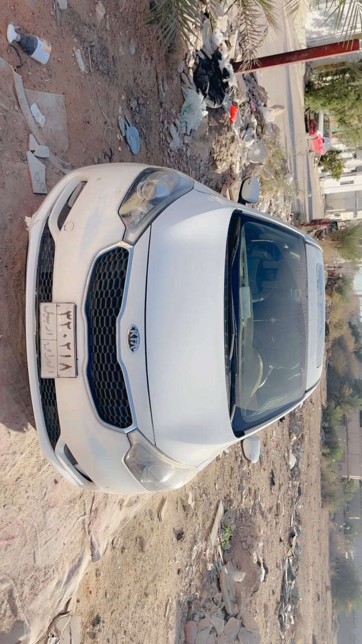 سلام عليكم كياسيراتوا2014مكفوله من الصبغ بيهه باردقليل فول عده البصمه السعر120وبيهه مجال الرقم***********
