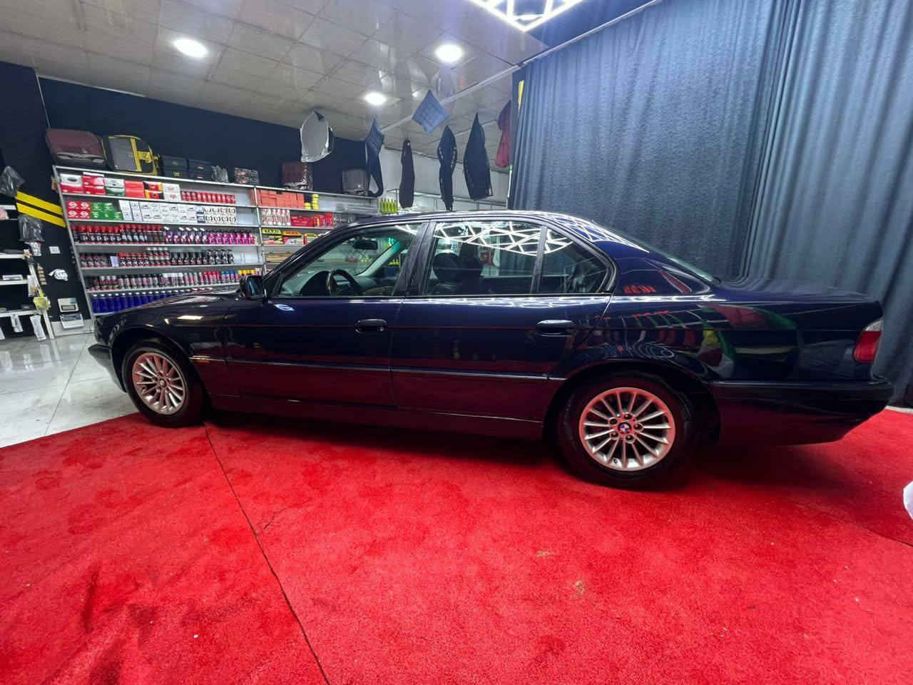 بی ئێم  نمونە  728 مۆدێل 1998 فول بێدەعم  بۆیاخی عیراقی نیە بەشەرت بێ سارد سڵاید کوشن جلد سندوق شفت  فۆرمیکا  سوکان ڤۆلوێم لایت متحەریک  گیڕو مەکینەو تەبرید بە شەرت بەناوی خۆمانەوەیە یەک دەستە 108 گەڵا مجال ***********  *********** دار بنديهكان, السليمانية
