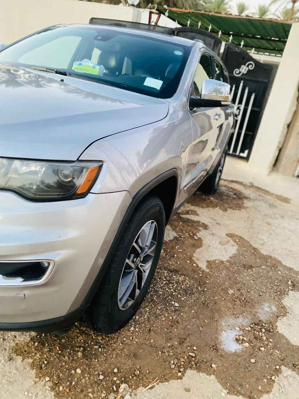 سلام عليكم 
جيب شيروكي وراد امريكي موديل 2020 ماشيه 152حقيقي الحادث ضرره موجود بل صور  مكاني بابل السعر 220 وبيه مجال بسيط اللاستفسار عله رقم  *********** واتساب مامتواحد عله الفيس
