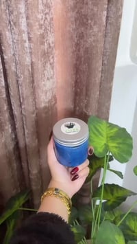 تقشير ناعم • لكل أنواع البشرة • نيلة زرقاء