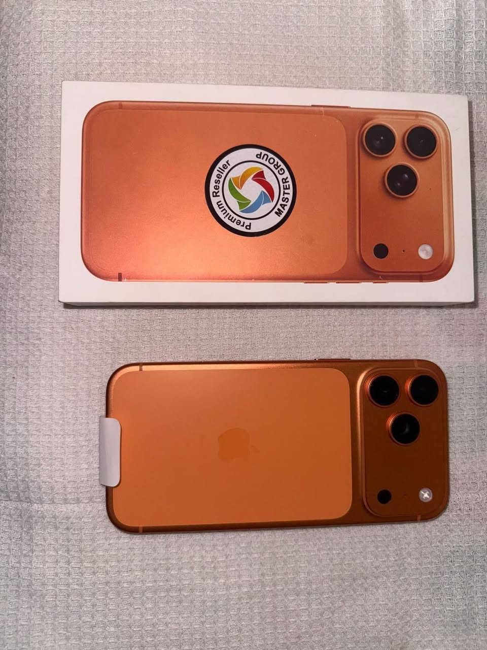 Iphone 17 pro max 256 master
الجهاز بي ضمان سنتين 
مجرد مفتوح من الكارتون 
شريحة فعلية و اللكترونية 
نسخة الشرق الاوسط 
بي ضمان لحد 
2027/12/6 من ابل 
وسنتين من ماستر 
عدد دورات الشحن 0 
نموذج M
كاتونة جديدة والجهاز جديد بحالة الزيرو 
مطلوب بي 
1,925,000
مليون و 925 الف قفل سعر نهائي 
عنواني زيونة شارع الربيعي بناية كوين بغداد 
***********

