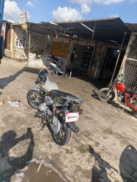 دراجة سولنك • نضيفة • أوراق كاملة