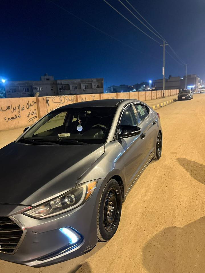 السلام عليكم النترا 18 وارد أمريكي حره تحويل مشروع وطني رقم ذي قار السونار واضح كدامك تحكمات ستيرن كامره خلفيه السياره جاهزه كير مكينه حداديه تخم تاير جديد وتبريد ثلج خير من الله السعر 105  ***********
