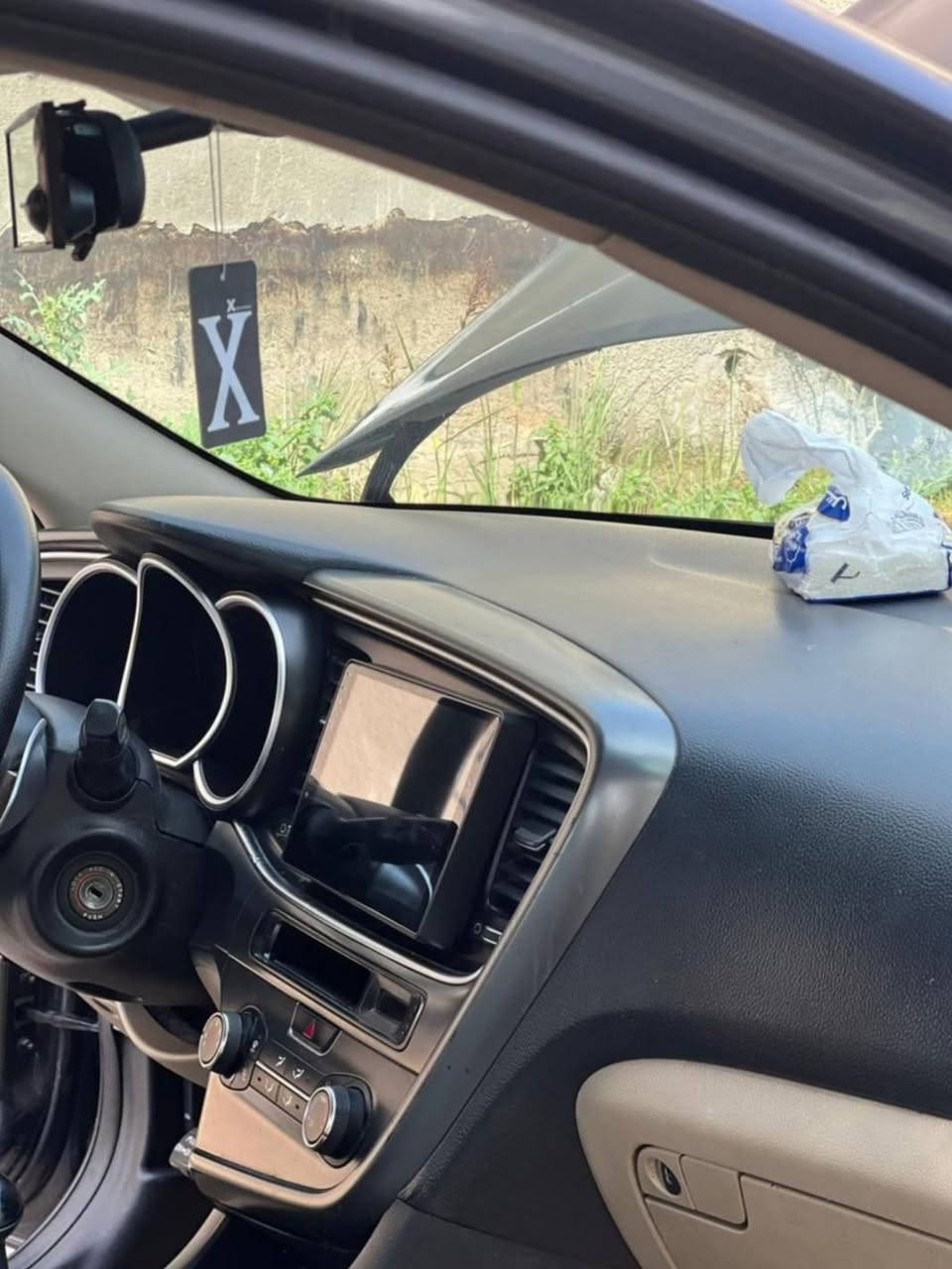 السلام عليكم اوبتيما موديل ١٦ خليجي السيارة محرك ٢٤٠٠ دوش السيارة جاهزه من كلشي تخم تاير حدادية جديدة ارضية جلد اشاير ب مري بيه الهلات الخلفية صبغ وقبق الجنطه فقط صبغ وبدون حادث رقم بغداد جاهزه ع الاخير ***********
