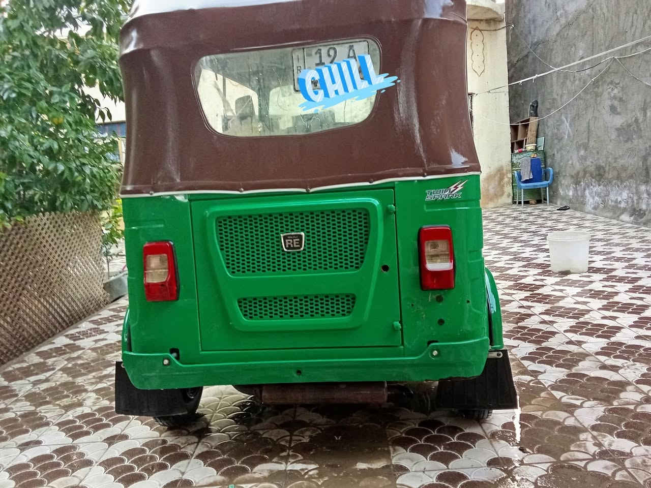 السلام عليكم تكتك للبيع موديل 22مضلع رقم كربلاء بسمي تحويل مباشر  كفاله عامه مكينه وكشر عده طخه صغيره يم البك لايت ممثره التكتك خير من الله التكتك عله وضع الشركه مكاني بعقوبه قريب تقاطع القدس الاستفسار ***********
