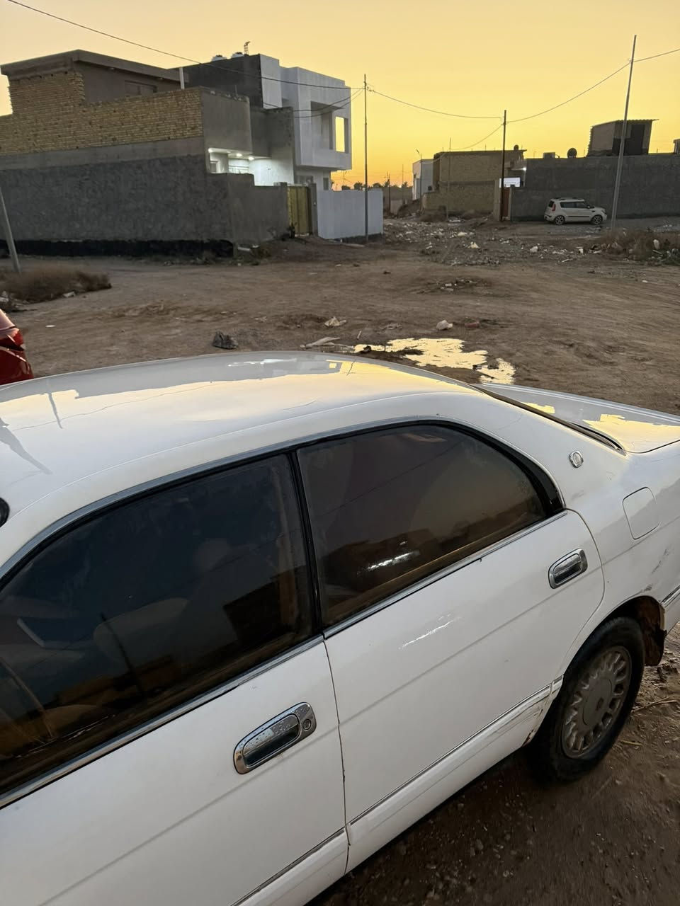 بطة ١٩٩٣ صبغ عام بيهة طخة بالجاملغ اليمنة وشخط ليورة سيارة نقصهة بس تبريد رايدهة ب٤٠
مكاني واسط 
***********
