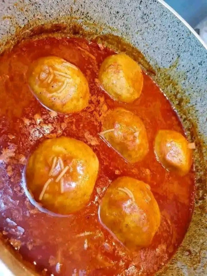 ع بركة الزهراء نستقبل طلباتكم لوجبة العشاء جدر كبة برغل مطبوخه وجاهزه شغل بيت ونظيف الله شاهد بحتوي ع 12قطعة كبه حجم عائلي السعر 6 التوصيل داخل الشطره الف دينار فقط الحجز مراسلة الحساب او التواصل ع واتساب ***********لرد السريع راسلونه واتساب

