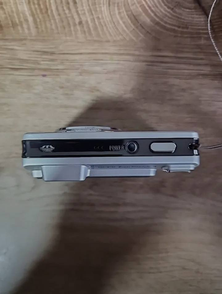 كاميرا سوني سايبر شوت DSC-W120 الرقمية المدمجة بدقة 7.2 ميجابكسل وتقريب بصري 4x  مستخدمه نظيفه جدا
بدون شاحن
مكان واسط الكوت سعر الخاص


**إذا كنت صاحب هذا الإعلان وتريد حذفه لأي سبب، رجاءا أرسل رسالة إلى الدعم الفني**