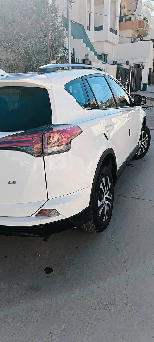 راف فور مودیل 2018 وارد کندي
سنوية لحد 2029 بأسمي تحويل ثاني يوم
رقم اربيل
كوبون بنزين
تك ويل
رادار تحديد مسار 
تحديد سرعة
شاشة ايباد
جام كهربائي
ثلاث وضعيات قيادة 
(اقتصادي.طبيعي.رياضي)
قطعتين صبغ جاملغ و بونيد 
حادثها مبين بالصور

راڤ فور  مودیل le  2018 كەنەدی
ڕەقەم هەولێر سەنەوی بەناوی خۆمە تا 2029 و یەکسەر ئەکرێ بە ناوتەوە
وەرەقەی بەنزینی هەیە
تاک ئەکسلە
ڕادارە هێڵی جادە
تەحدید سورعەیە
سێ مۆدی لێخوڕینی هەیە
چوار تایەی تازە
جام کاربايى
شاشە ئایپاد
وێنەی دەعمەکەی دانراوە
دوو پارچە سبوغ
بۆنیت و جاملغ

 
تلفون
***********
***********
شاصي
JTMZFREV7JJ727632
